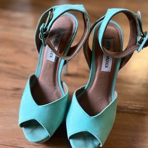 Steve Madden Mint Platform Heel